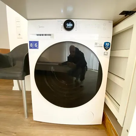 Konukevi Modern One Bedroom + Bathroom Apartment, 10 Min From Basel Grenzach-Wyhlen