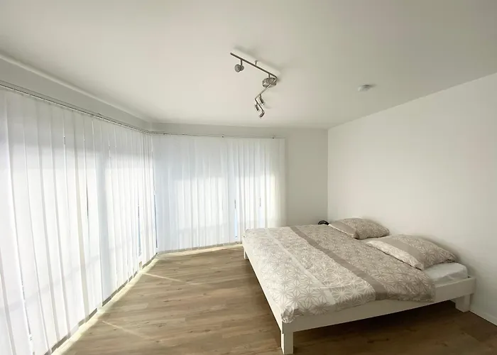 Modern One Bedroom + Bathroom Apartment, 10 Min From Basel