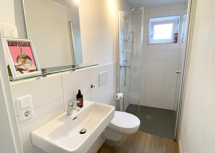 Modern One Bedroom + Bathroom Apartment, 10 Min From Basel