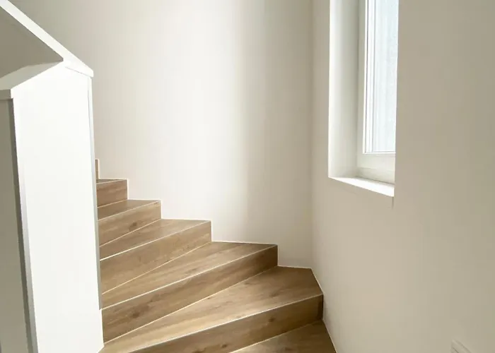 Modern One Bedroom + Bathroom Apartment, 10 Min From Basel